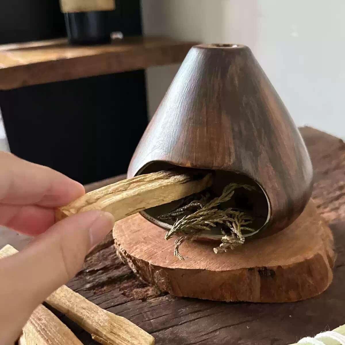 Handmade Wood-Texture Ceramic Incense Burner – Natural Fireplace Style