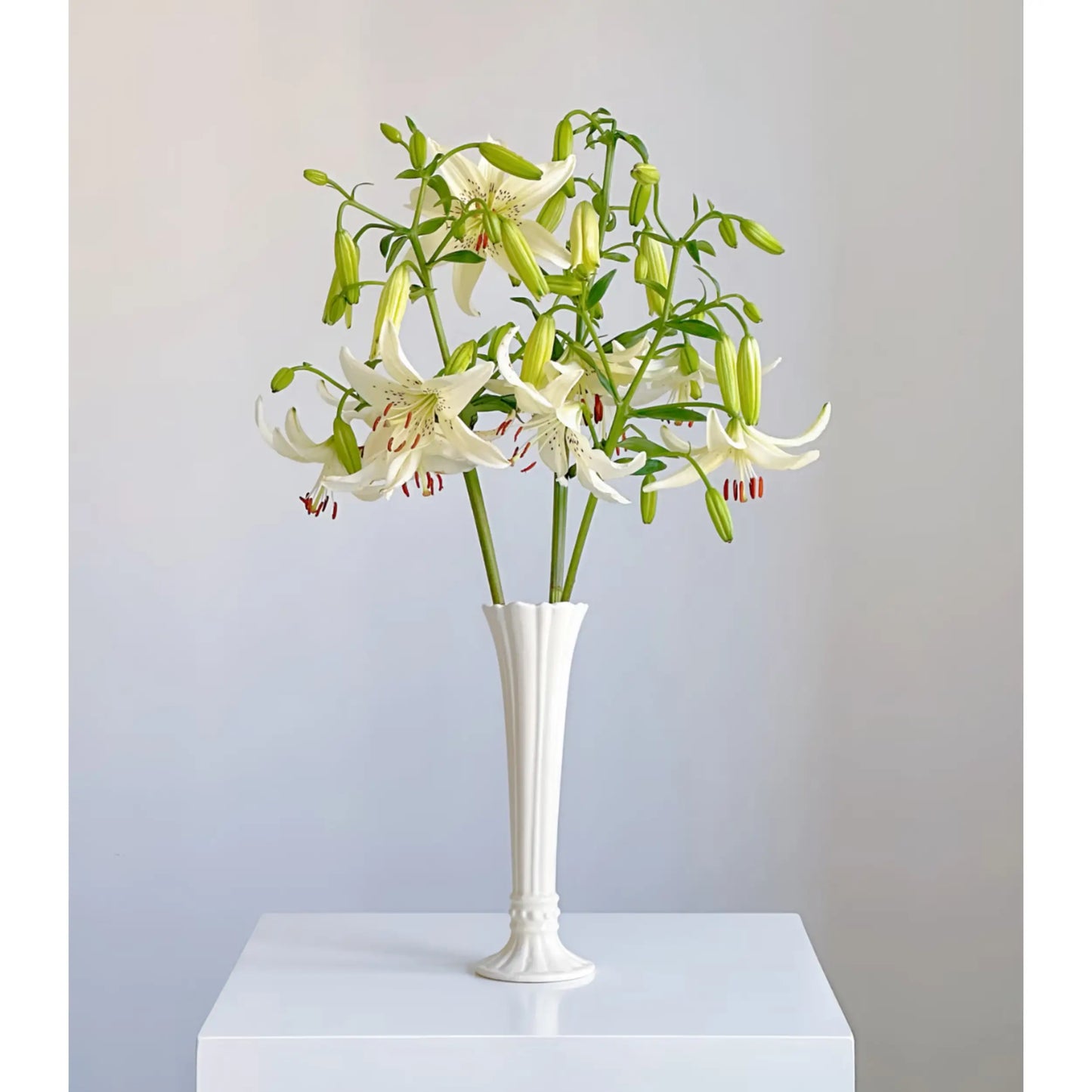 Ivory Fluted Ceramic Vase – Slim Vintage-Inspired Flower Vase