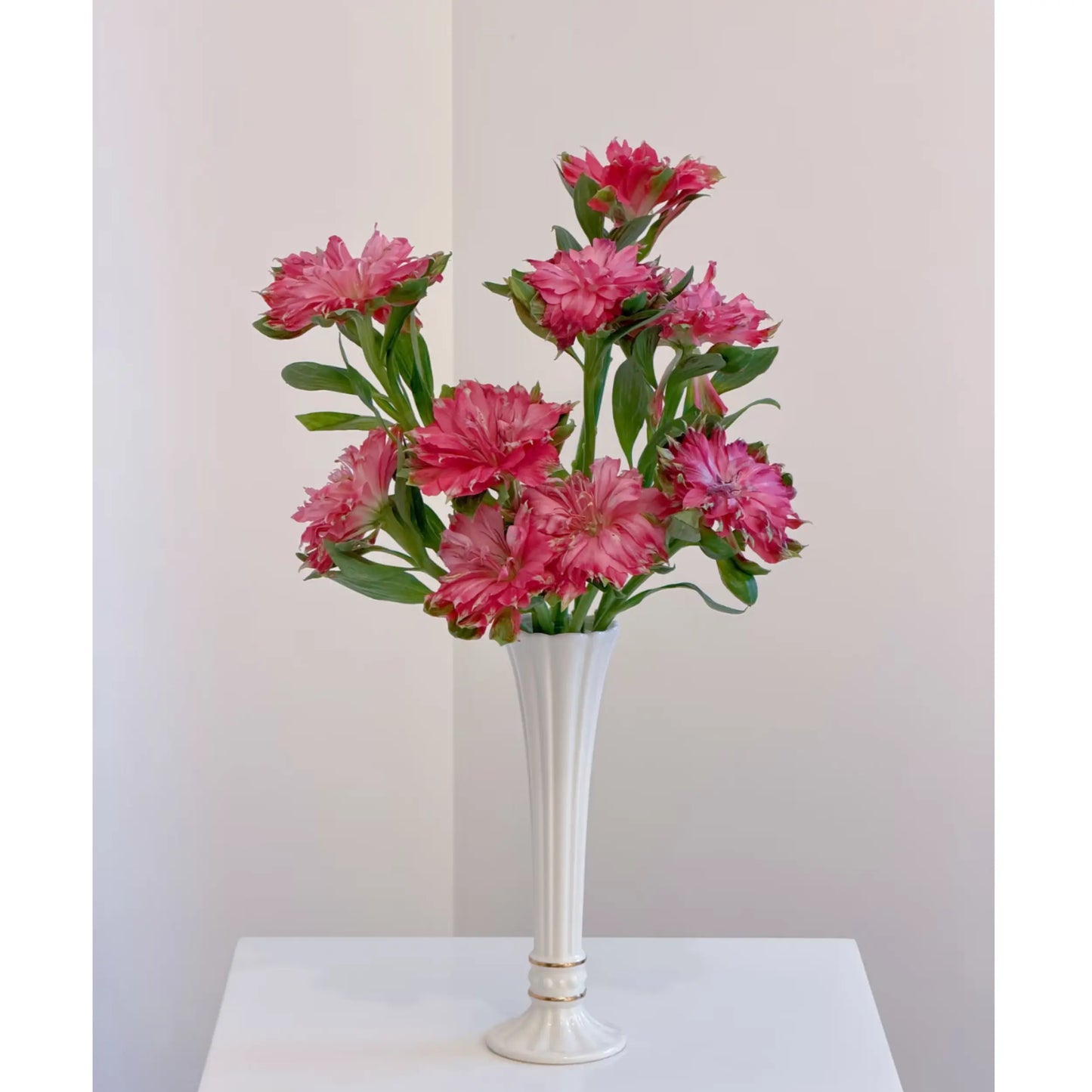 Ivory Fluted Ceramic Vase – Slim Vintage-Inspired Flower Vase