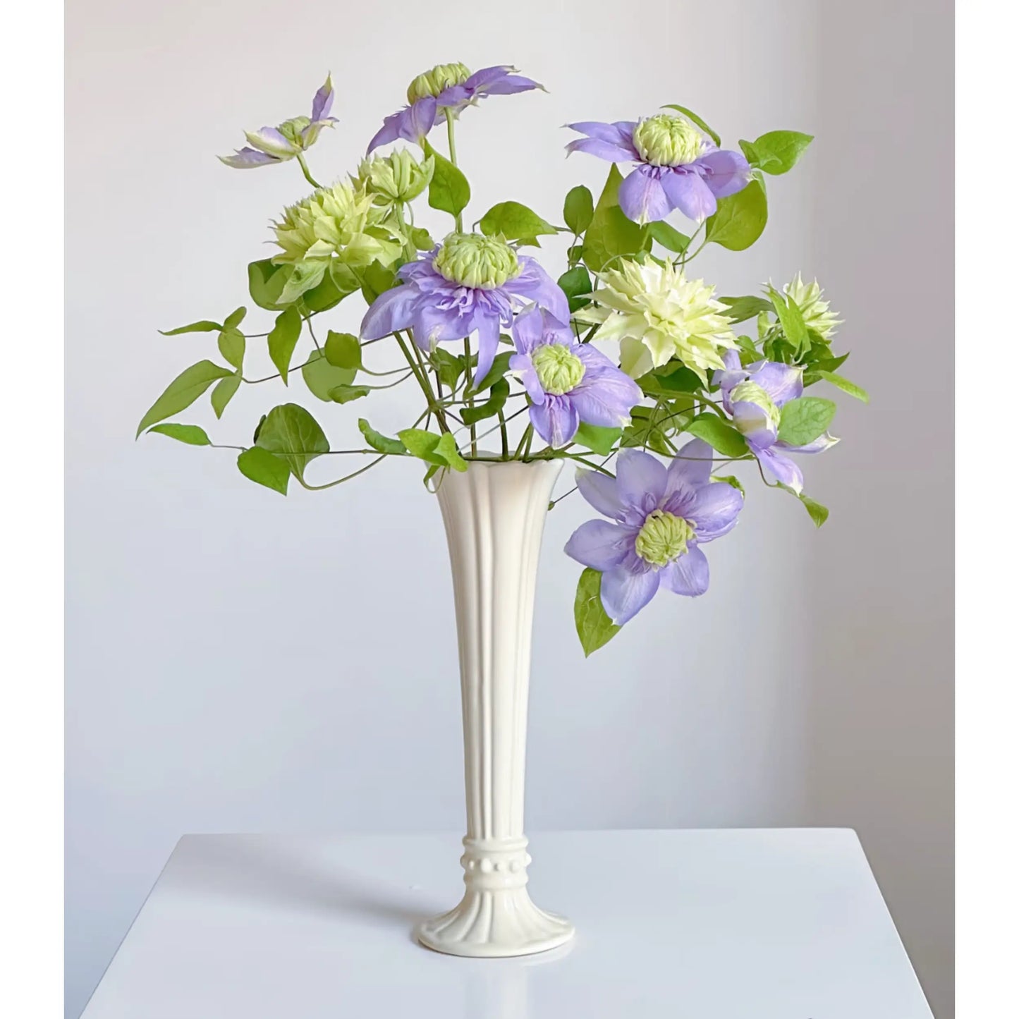 Ivory Fluted Ceramic Vase – Slim Vintage-Inspired Flower Vase