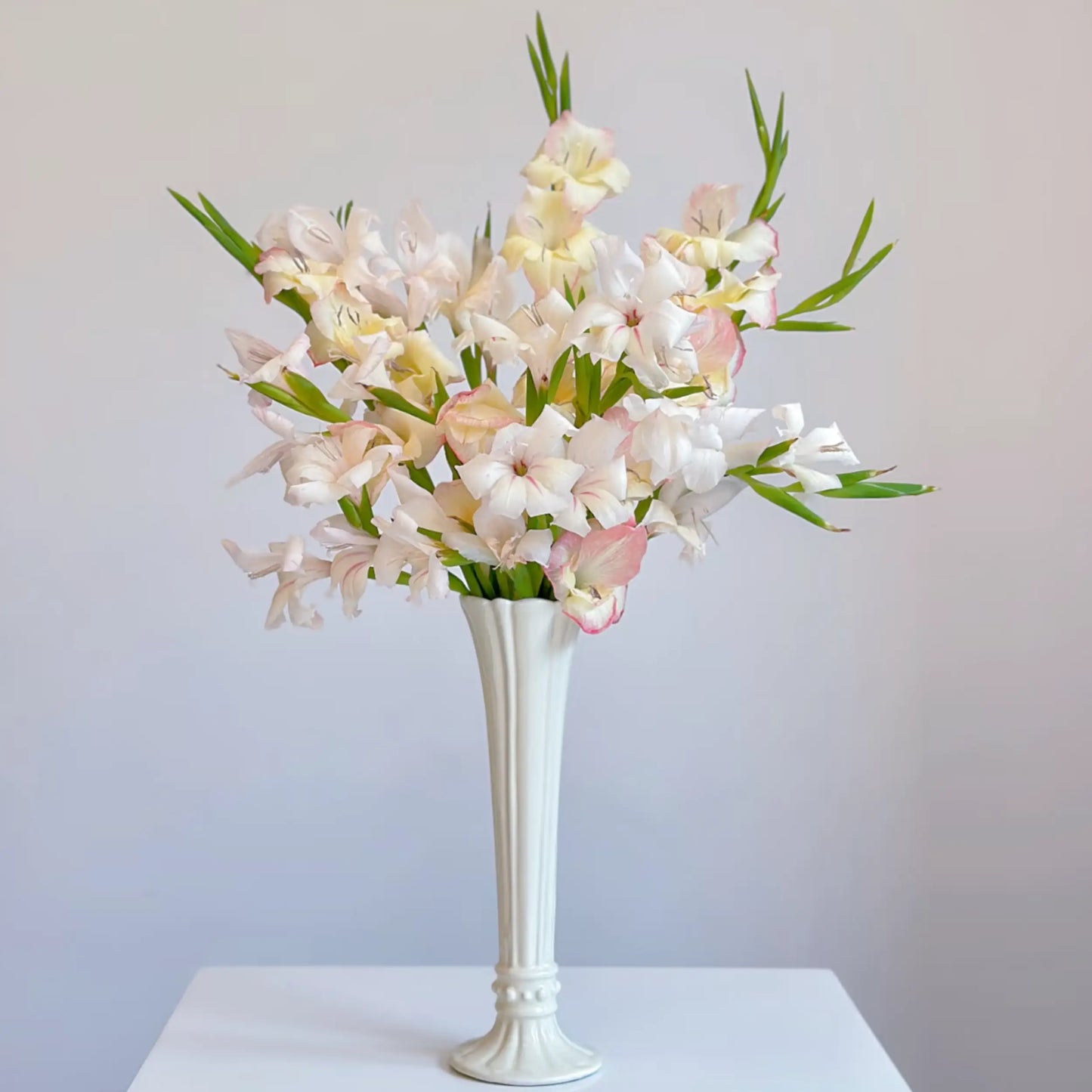 Ivory Fluted Ceramic Vase – Slim Vintage-Inspired Flower Vase