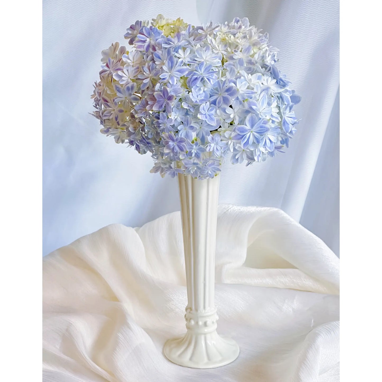 Ivory Fluted Ceramic Vase – Slim Vintage-Inspired Flower Vase