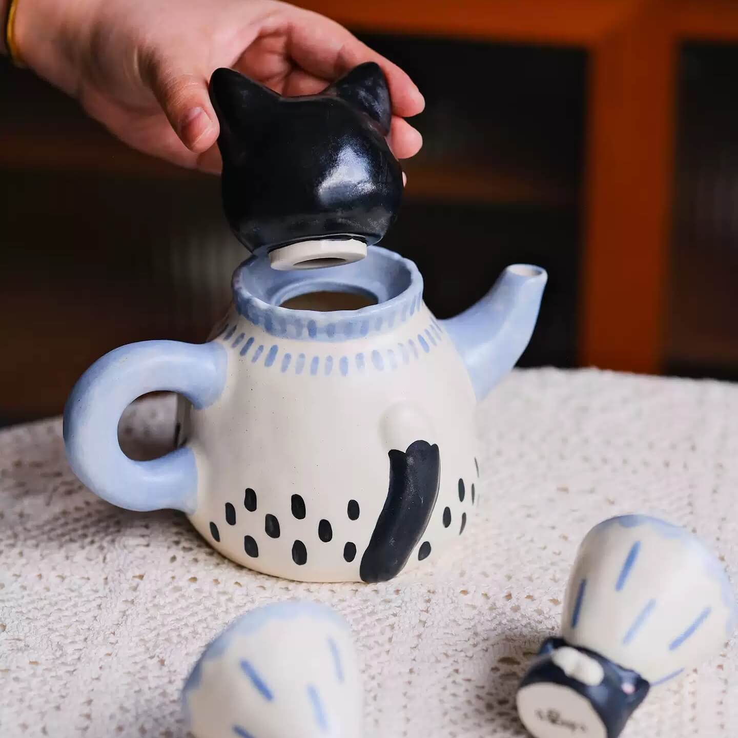 Cute Cat Ceramic Tea Set – Teapot & Mini Cups, Handcrafted Animal Design, Home Decor & Gift for Cat Lovers