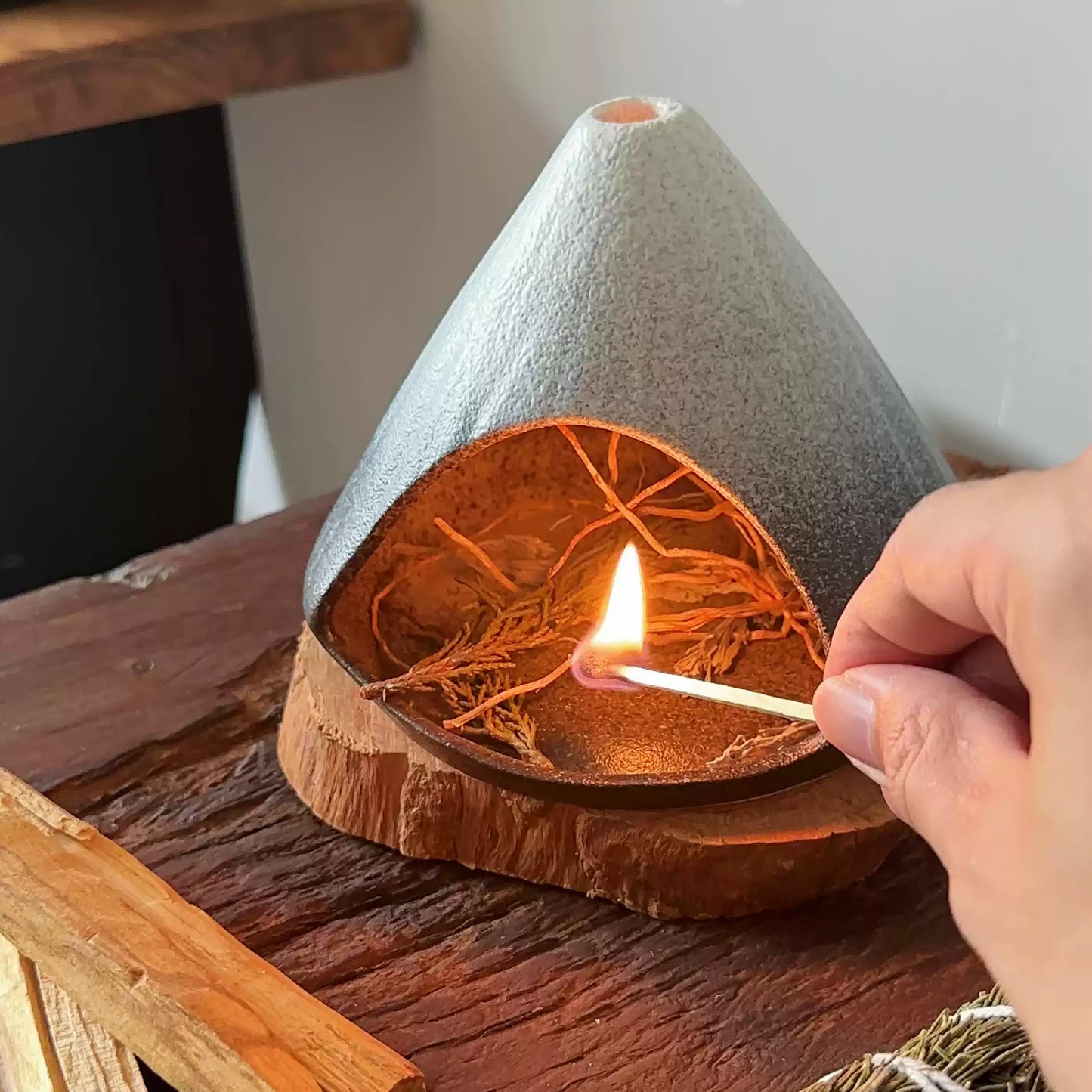 Handmade Gradient Ceramic Incense Burner – Mountain Fireplace Design
